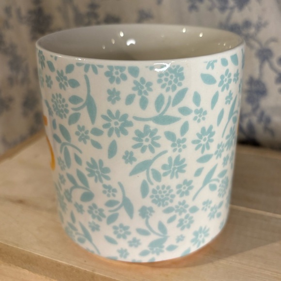 Dolly Parton 9 to 5 Floral Stoneware 20oz Mug - Picture 4 of 7